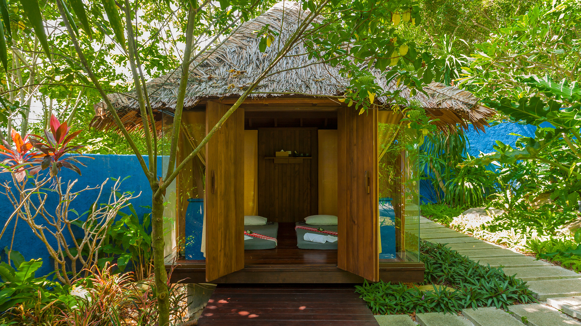 phuket spa resort luxury pool villa rooms treatments