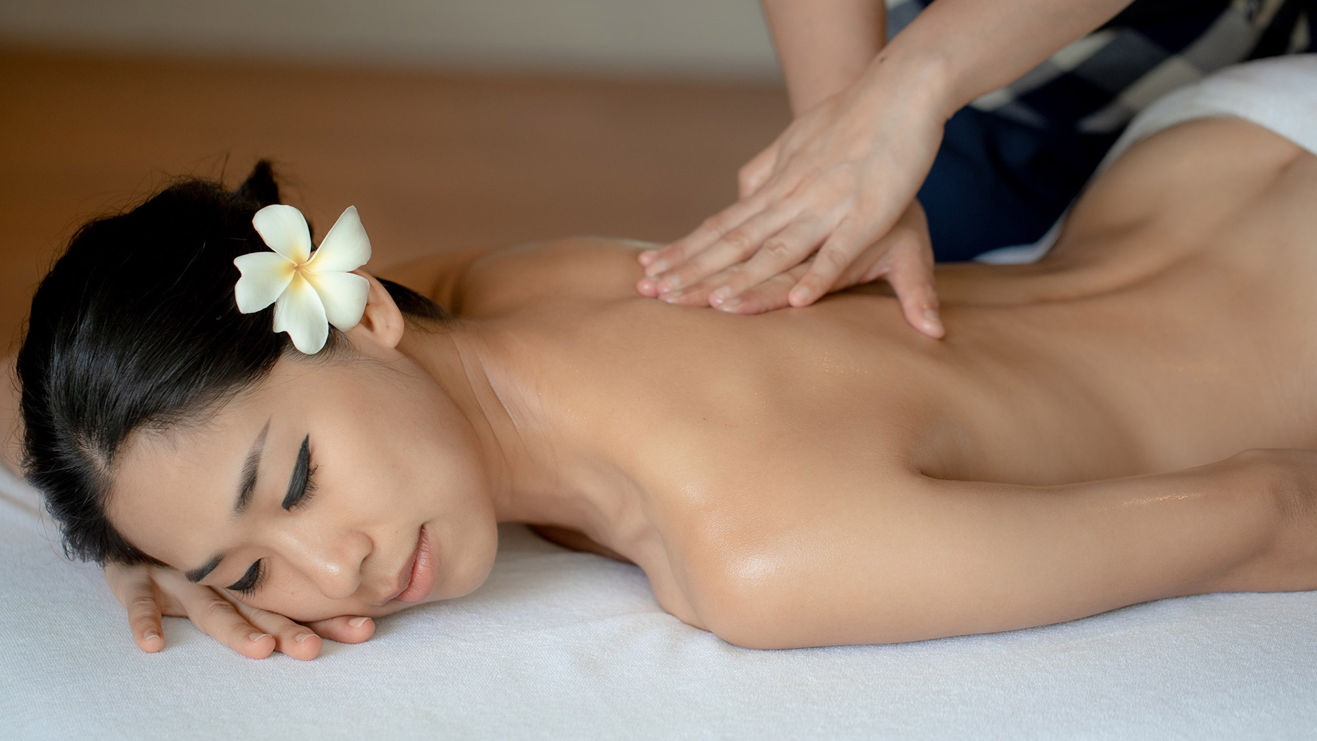 spa phuket promotion offer thai traditional massage oil